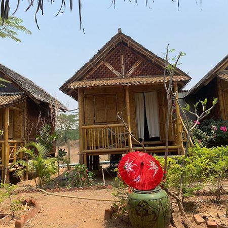 Bamboo House Appartement Bagan Buitenkant foto