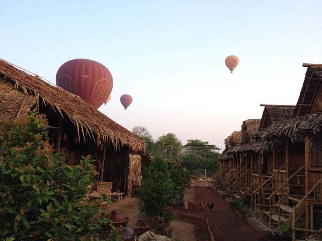 Bamboo House Appartement Bagan Buitenkant foto